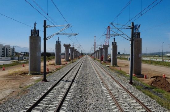 Obras ferroviarias concentran 26.3% de la inversión pública